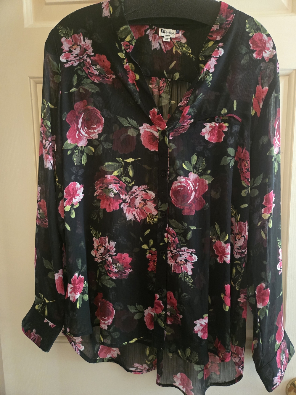 Kut from the Kloth Black Floral Button-Up Blouse with Pink Roses
